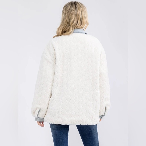 Women's White and Gray Jacket - Picture 4 of 4